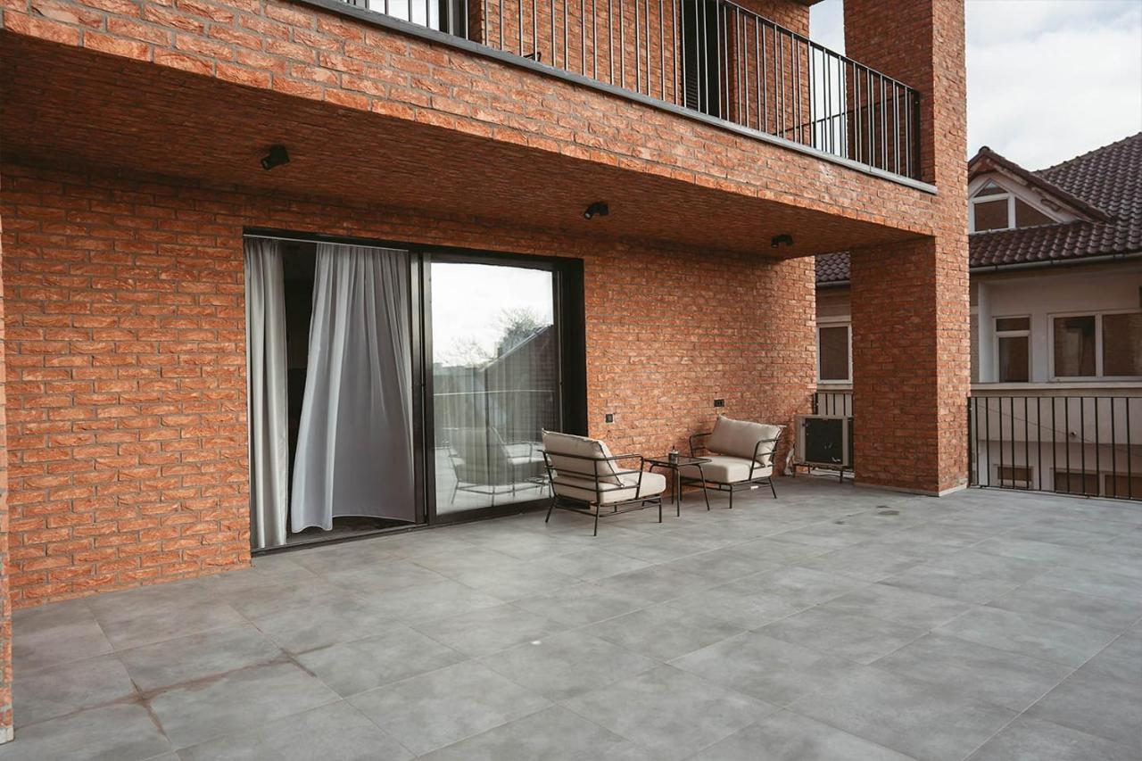 26Bricks Luxury Suites Oradea Exterior foto