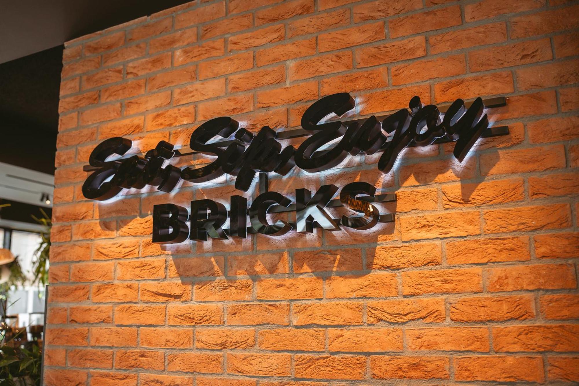 26Bricks Luxury Suites Oradea Exterior foto